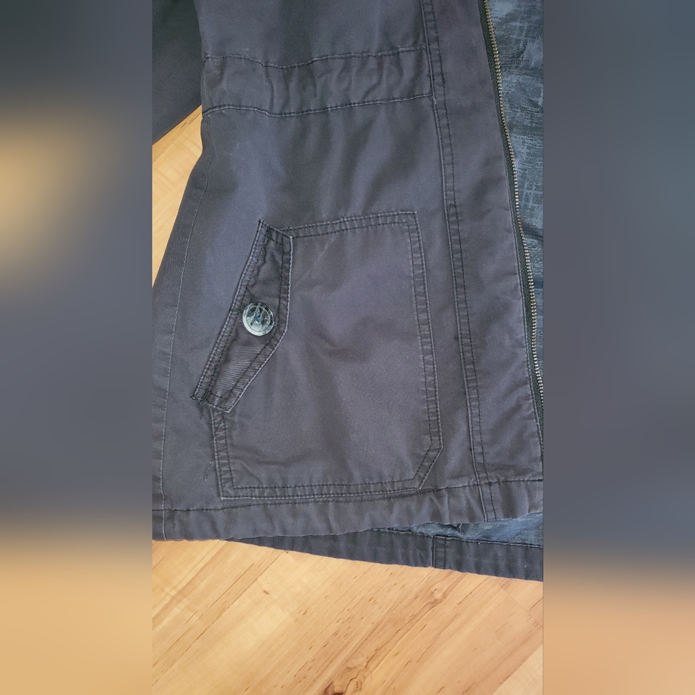 Bundle 5/$25 Size L Element Spring/Fall Jacket - Picture 6 of 6